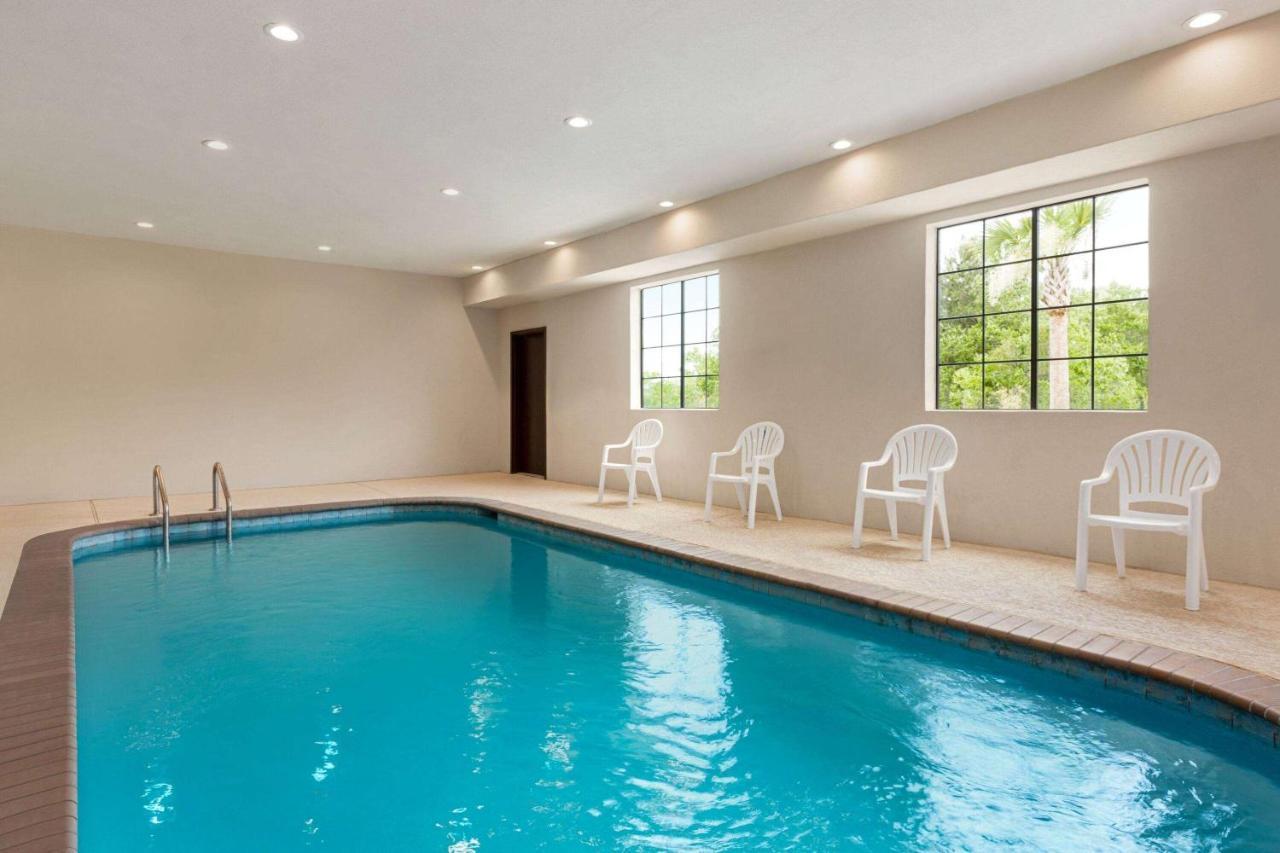 Days Inn & Suites By Wyndham Greater Tomball Luaran gambar